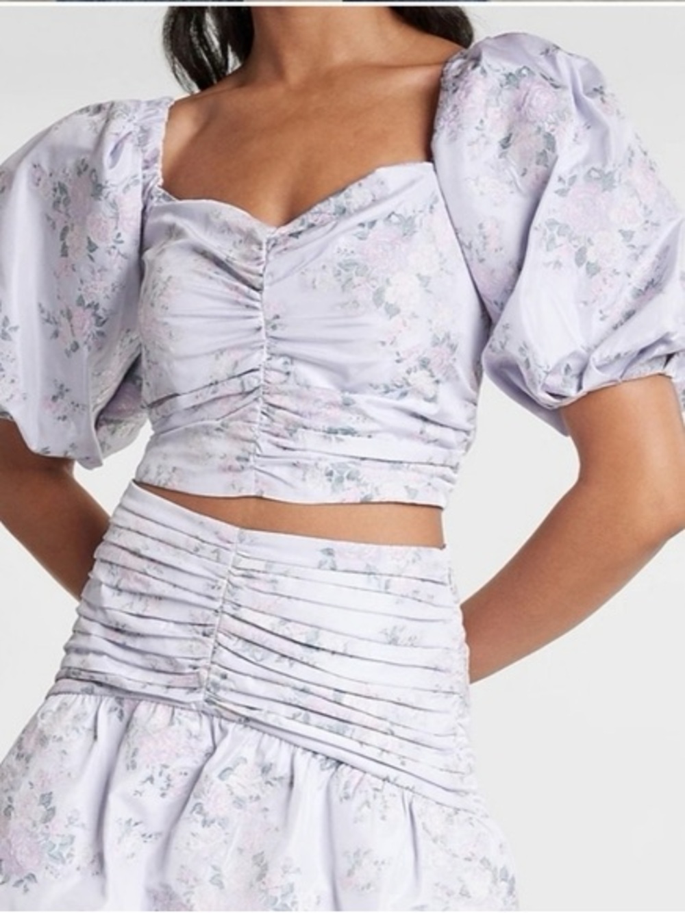 Express Lavender Floral Puff-Sleeve Sweetheart Crop Top